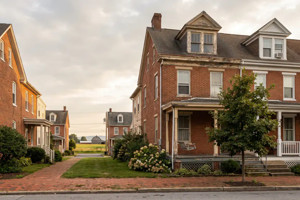Historic city rowhomes on a calm Lancaster Pennsylvania street